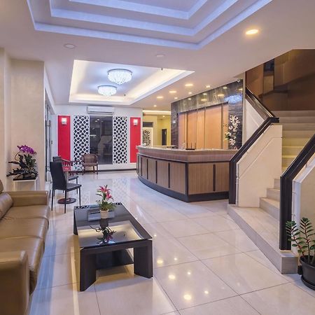טקלובן Asia Stars Hotel מראה חיצוני תמונה