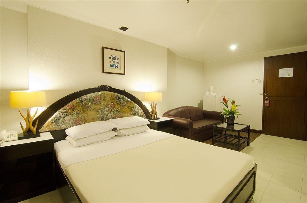 טקלובן Asia Stars Hotel מראה חיצוני תמונה