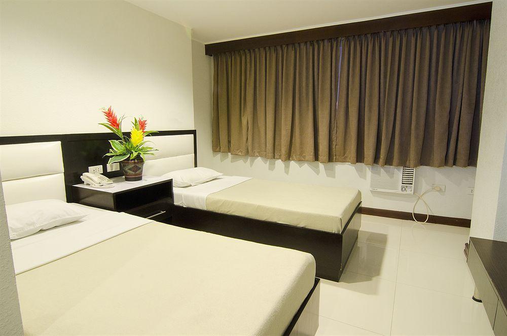 טקלובן Asia Stars Hotel מראה חיצוני תמונה